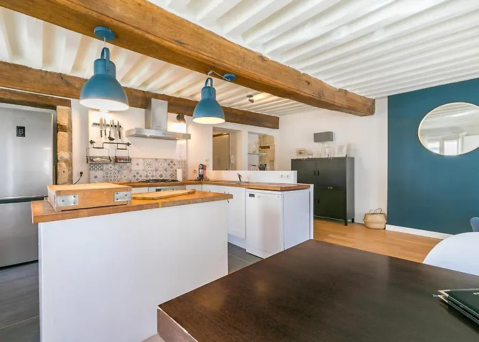 Le Rousseau Charme Et Authenticite- Srloc Dijon